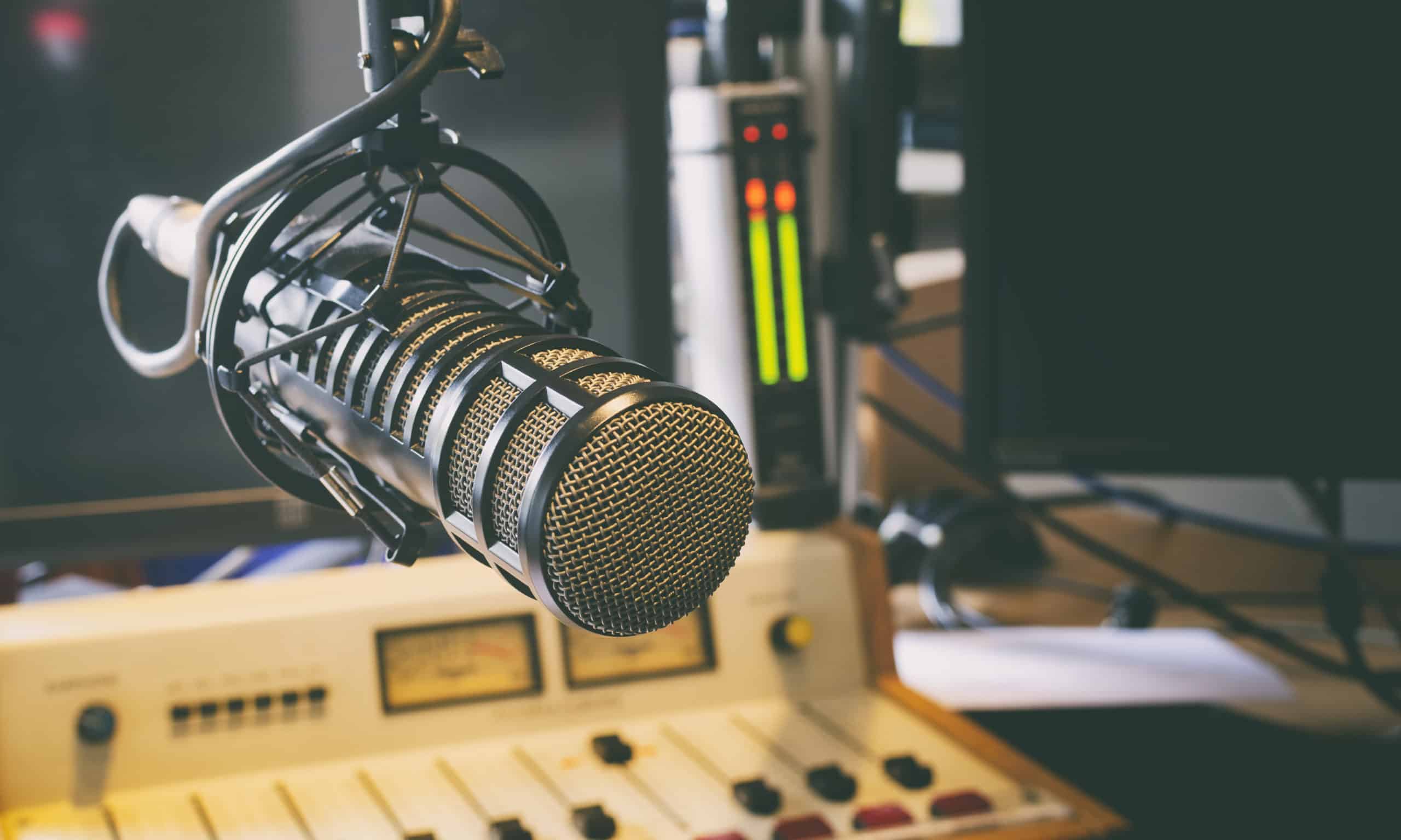 How to Become a Radio DJ (Tips for Success)