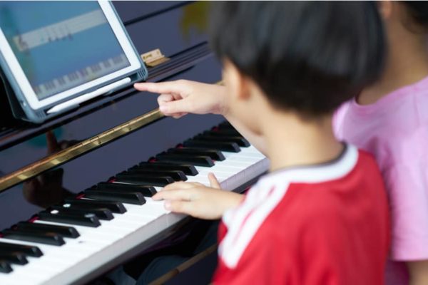 31 Tips to Learn Piano Faster