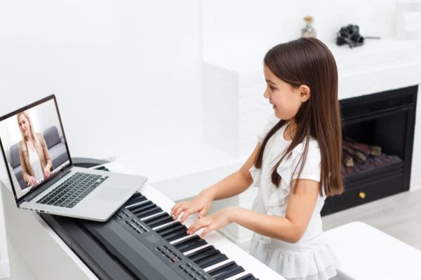 31 Best Online Piano Lessons That Help You Learning Faster