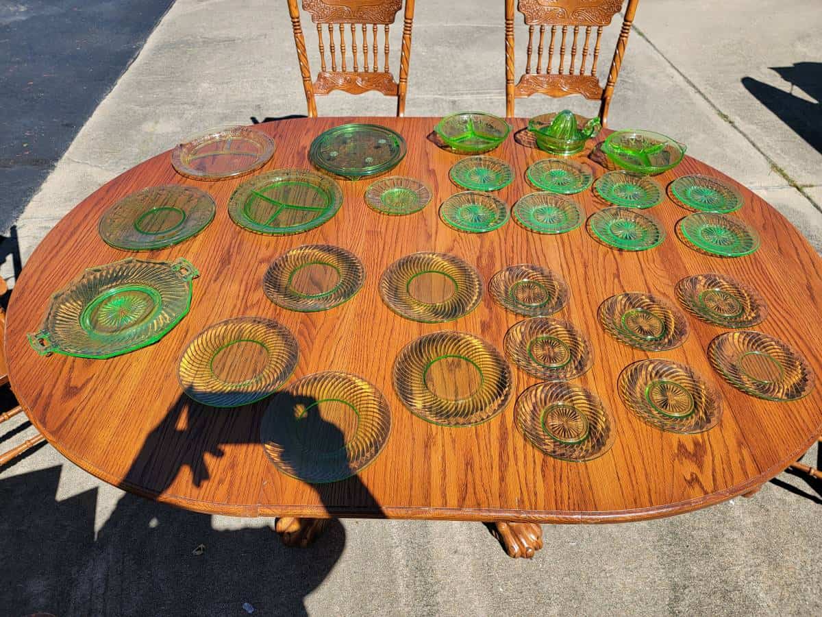 Mixed Green Depression Glass Collection (133 pieces)