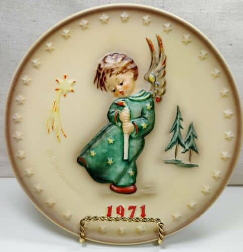 Hummel 1971 Hand Painted Porcelain 1st Edition Annual Collectors Plate