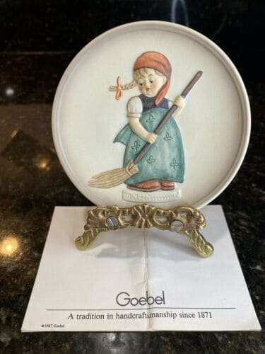 Hummel Goebel 4 Little Homemakers Girl Sweeping Signed Plate