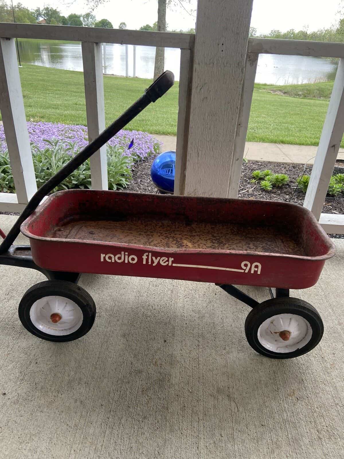 American Vintage Classic Red Radio Flyer
