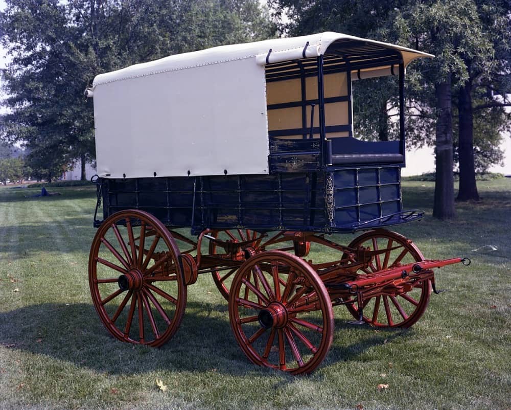 Delivery wagon