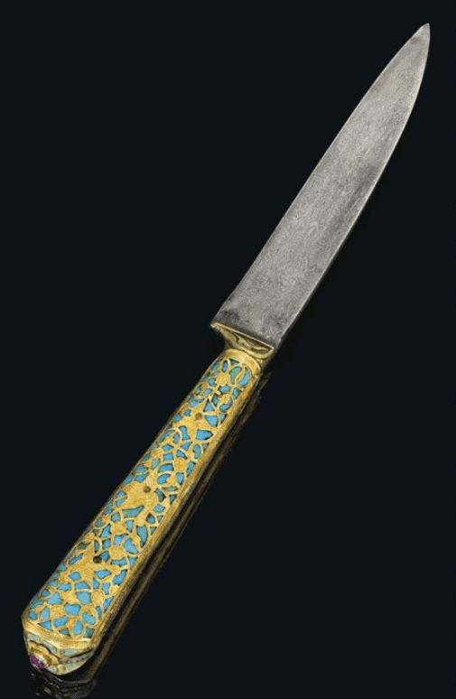 Gold and turquoise-hilted knife