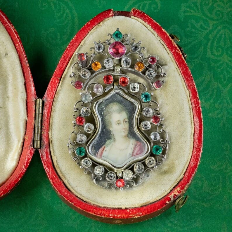 Queen Anne Paste Portrait Brooch