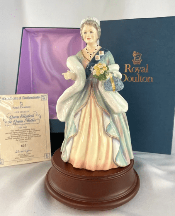 Royal Doulton ‘Queen Elizabeth’ HN3189 Figurine