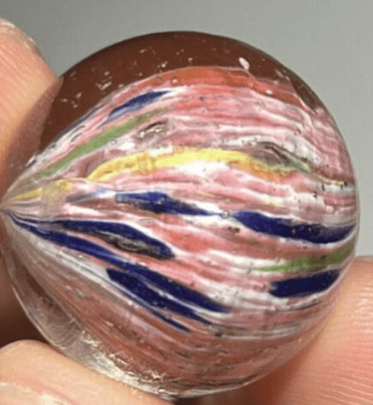 Spotty onionskin Shrunken marble