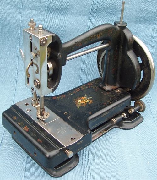 White Gem Sewing Machine