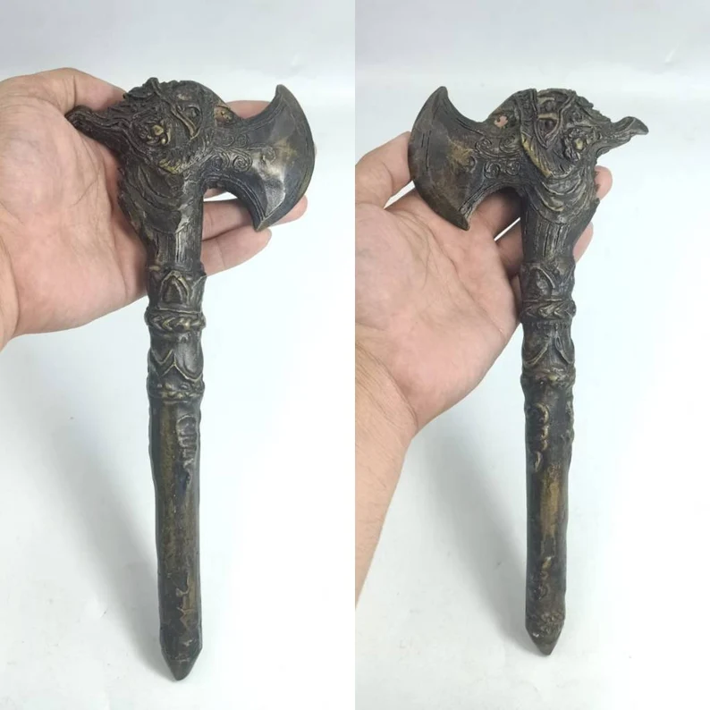 Wonderful Vintage 300-400BC Ancient Roman Bronze Axe Animal Head