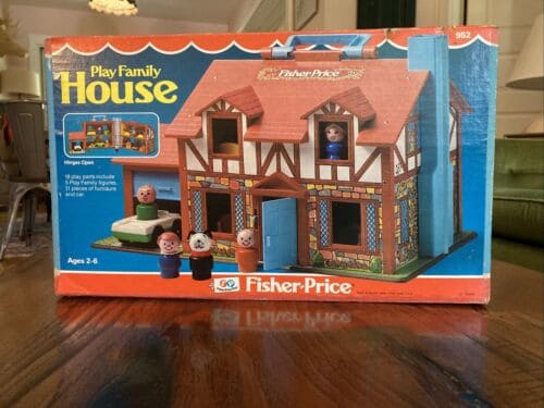 1969 -1988 Play Family House #952