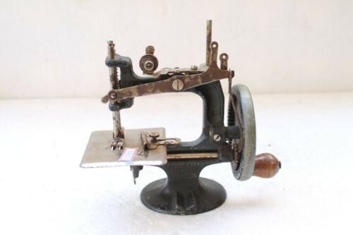 Australian Peter Pan toy sewing machine