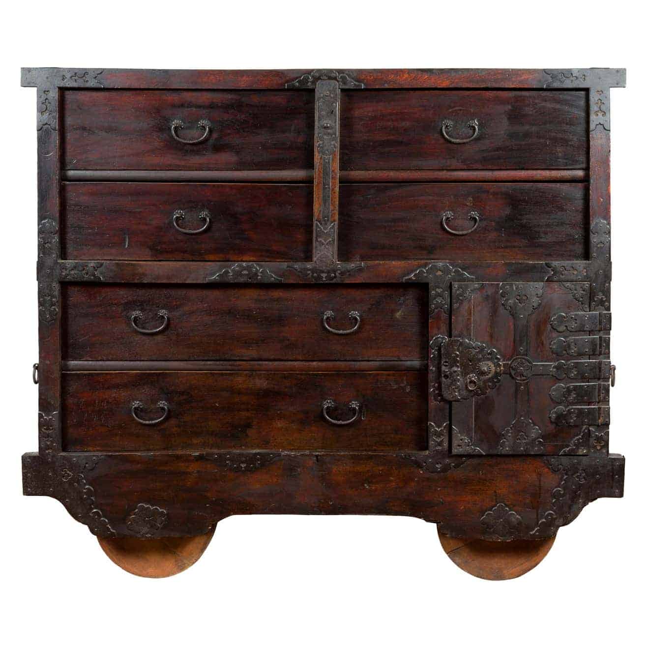 Japanese chest with safe on wheels from the Meiji period
