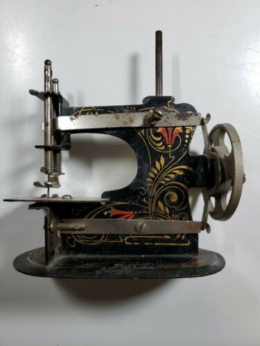 Miniature German metal sewing machine