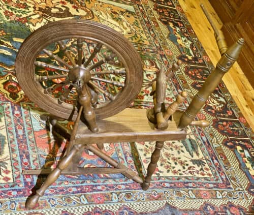 Primitive Norwegian spinning wheel