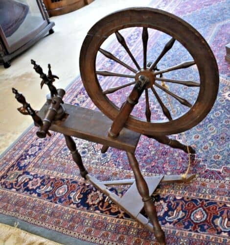 Primitive spinning wheel