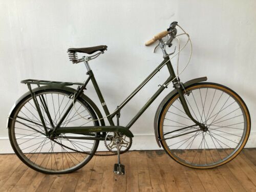 Raleigh Superbe 3-speed bicycle