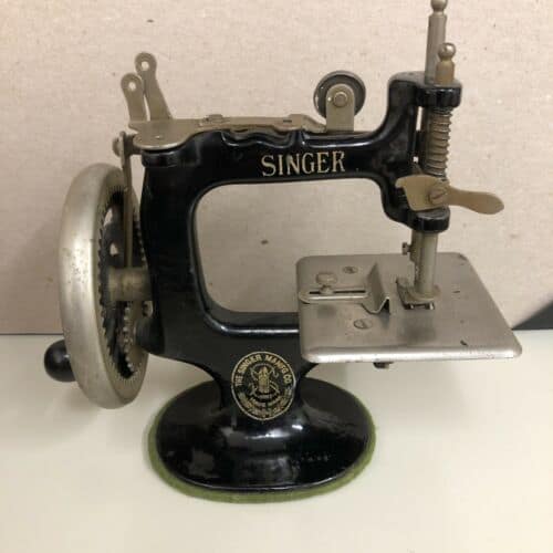 Singer model 20 miniature sewing machine