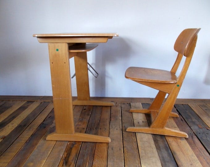 Skid chair with table