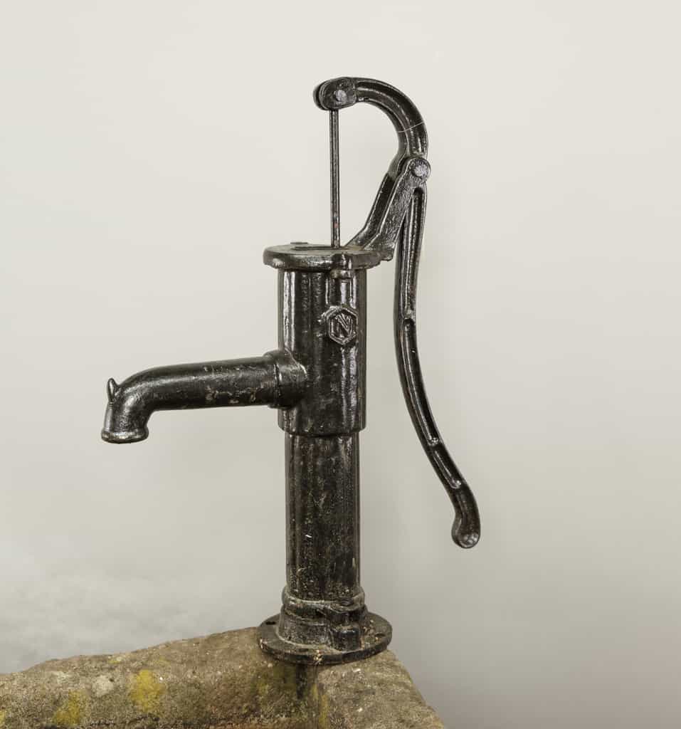 The Simple Hand Pump