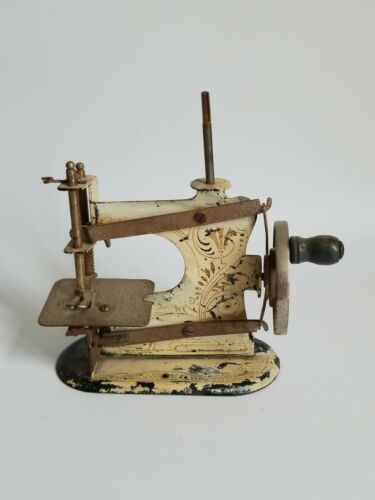 Tin-plate miniature sewing machine