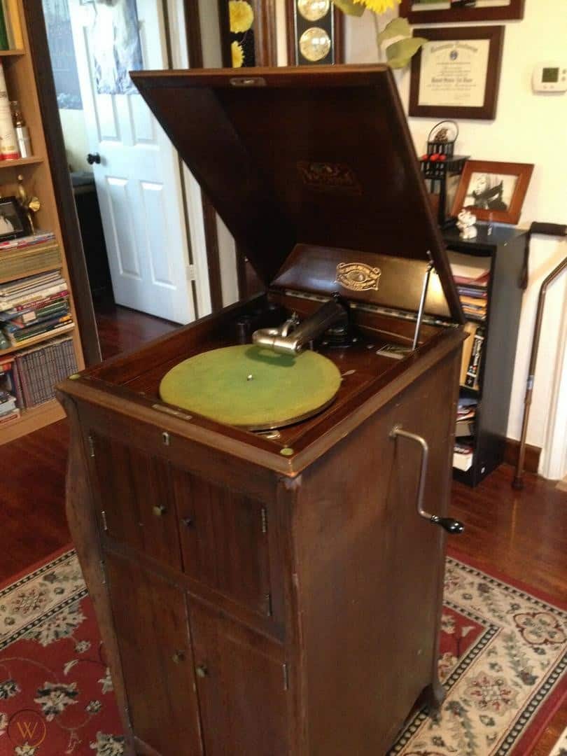 antique victrola record player