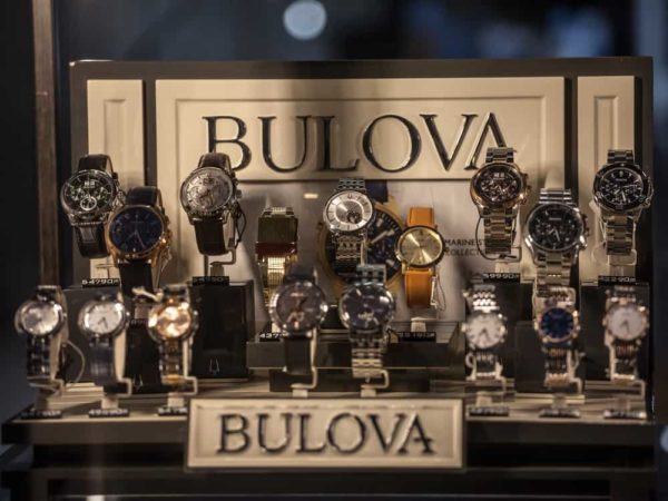 Bulova Watch Value (Identification & Price Guides)