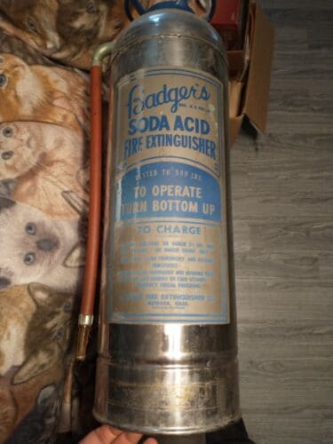 Bangers soda-acid fire extinguisher
