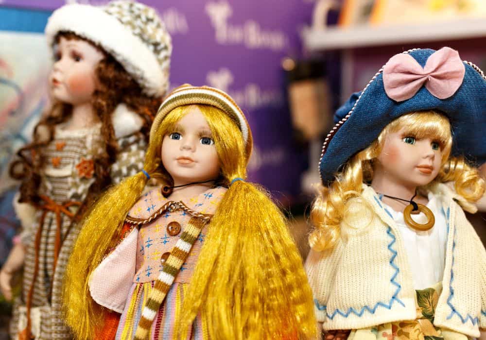 Classic brands of antique collectible dolls