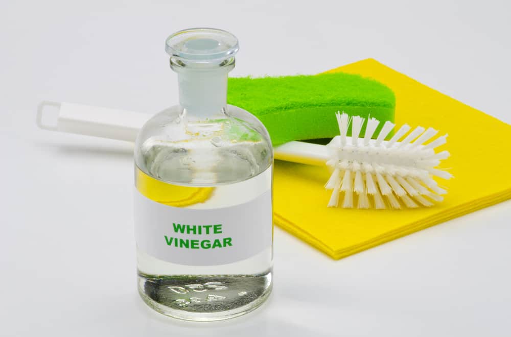 Distilled white vinegar