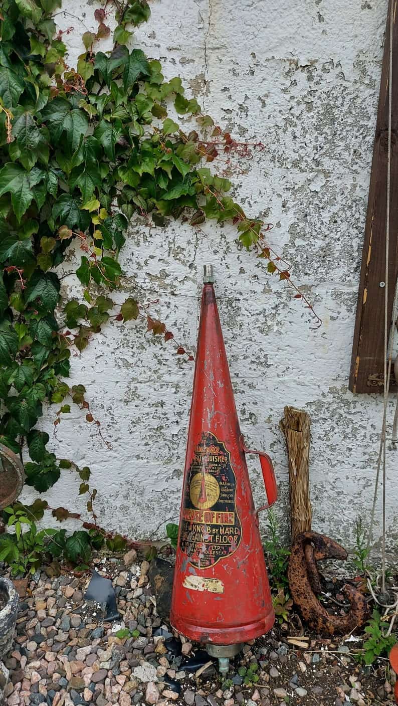 Empty minimax fire extinguisher (the 1930s)