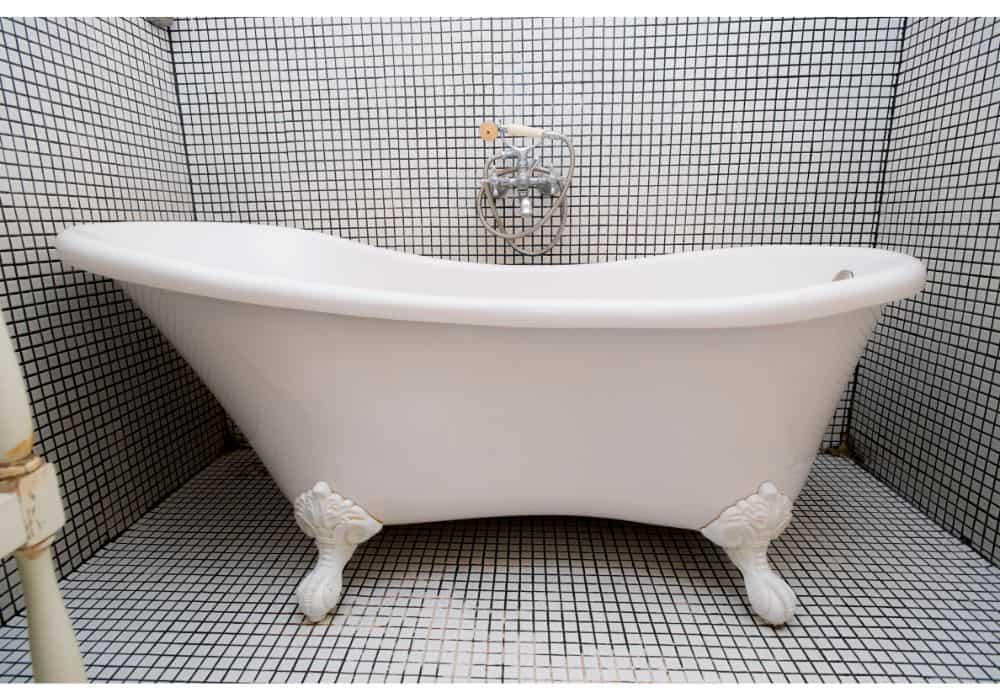 The History of the Antique Clawfoot Tub